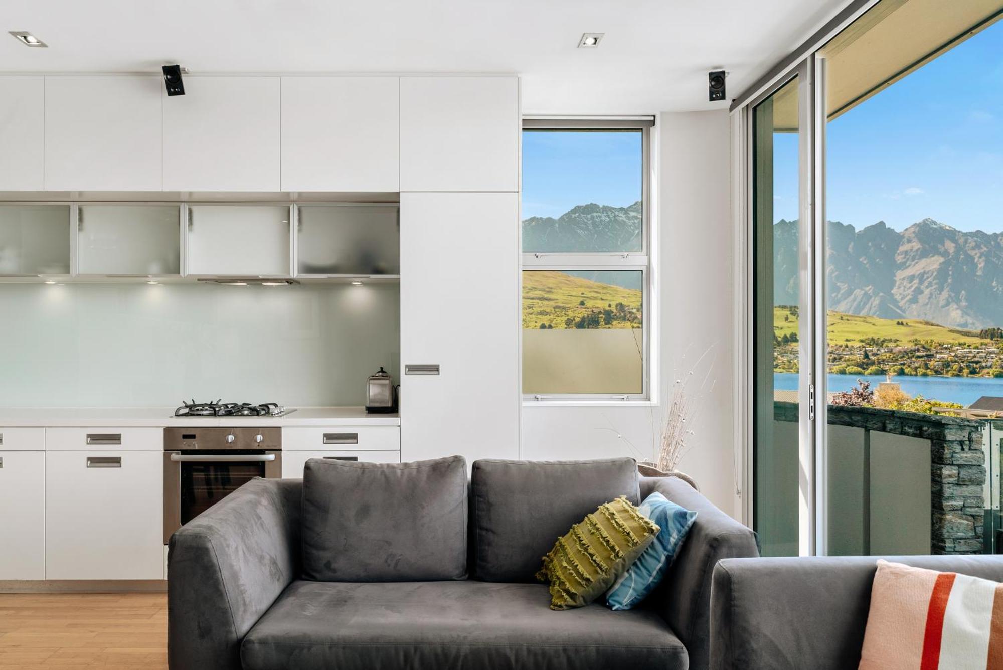 Modern Executive Living In Pounamu Queenstown Exterior photo