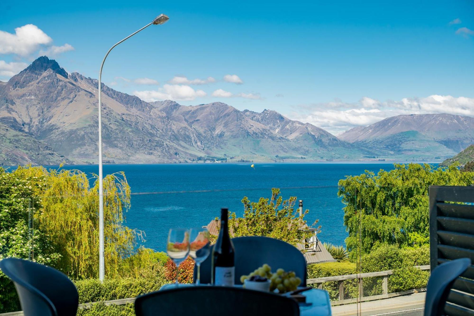 Modern Executive Living In Pounamu Queenstown Exterior photo
