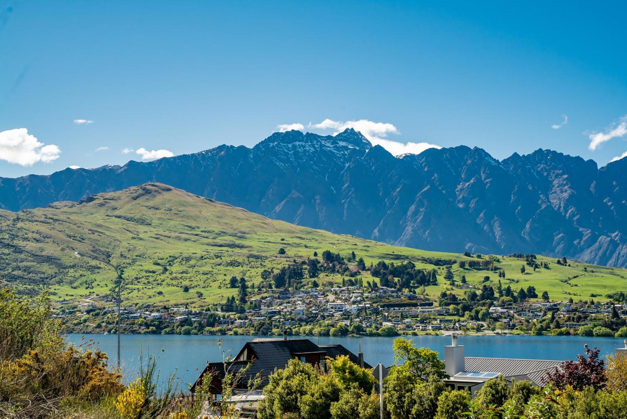Modern Executive Living In Pounamu Queenstown Exterior photo